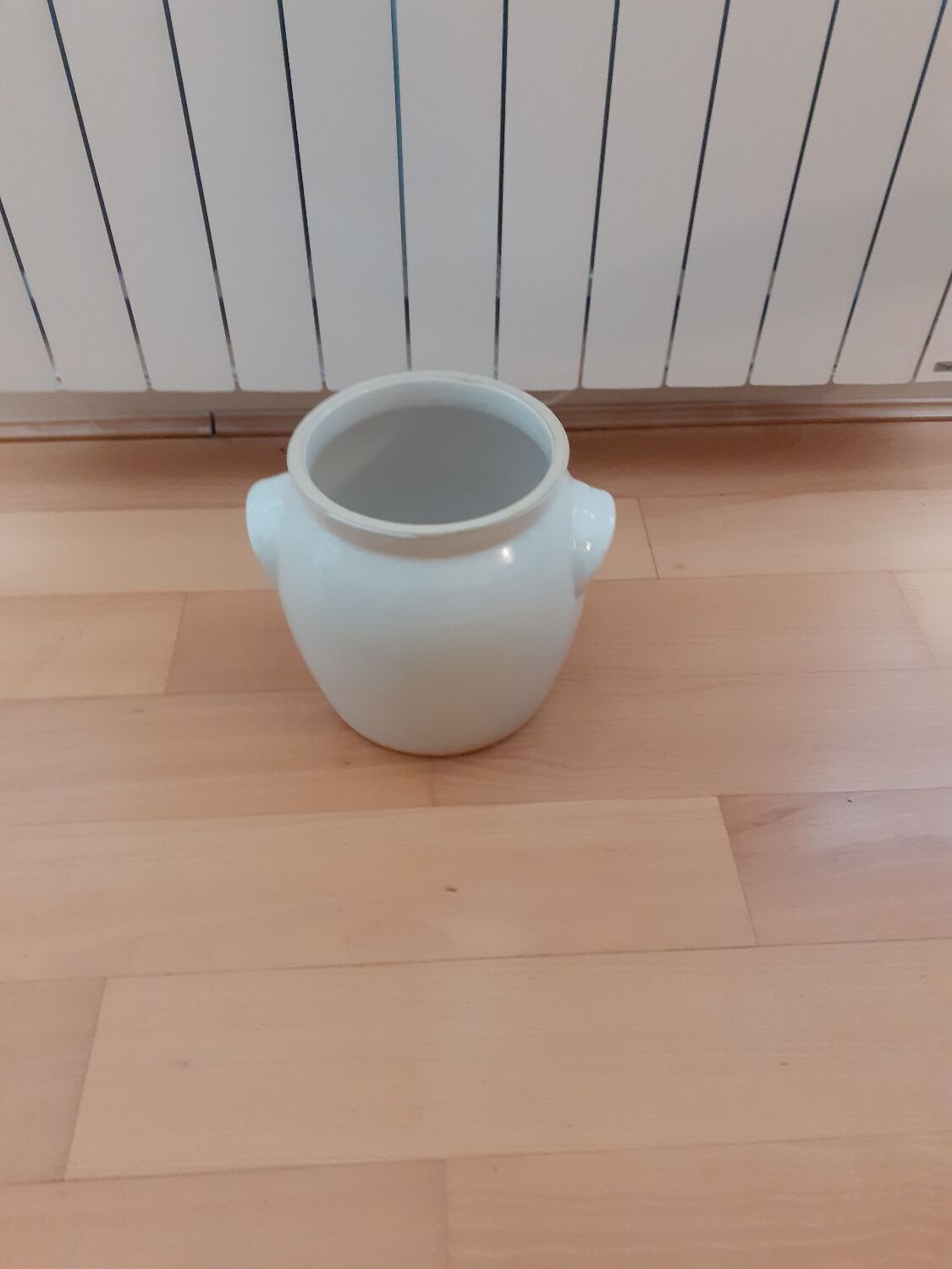 White pickle pot