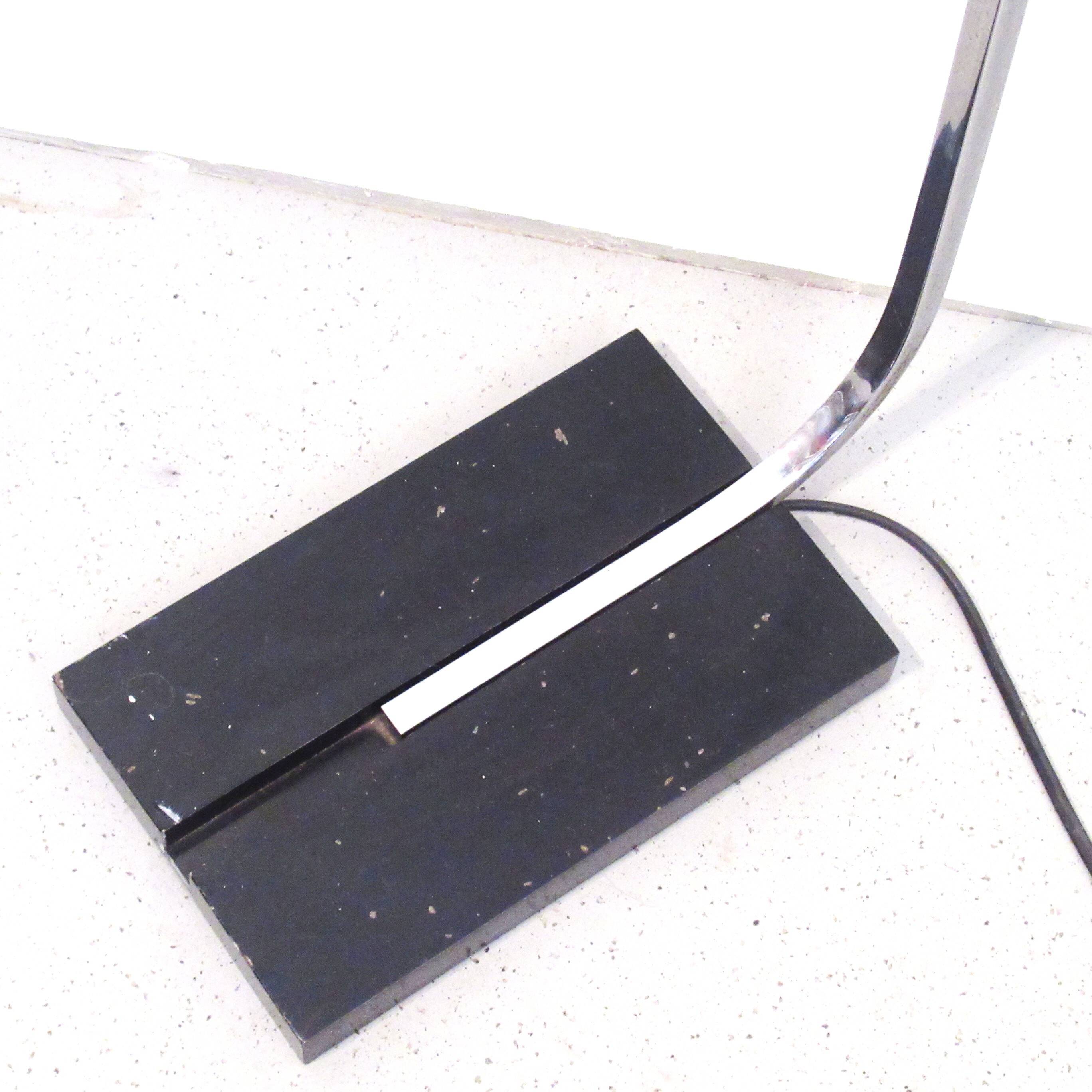 Italian modernist reader from the 1970s.