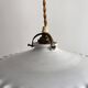 Suspension opaline blanche dentelle