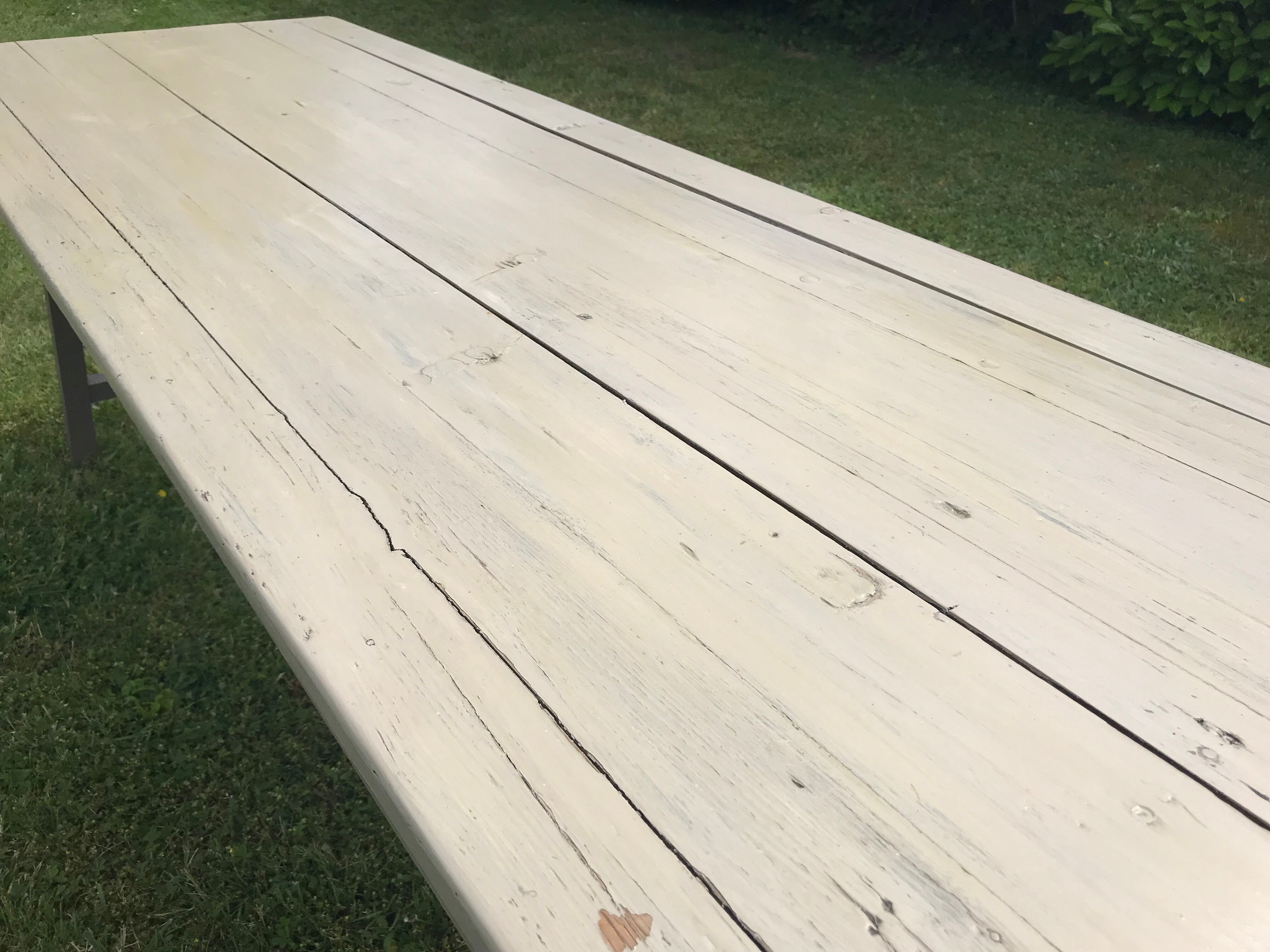 Folding table in wood and iron
