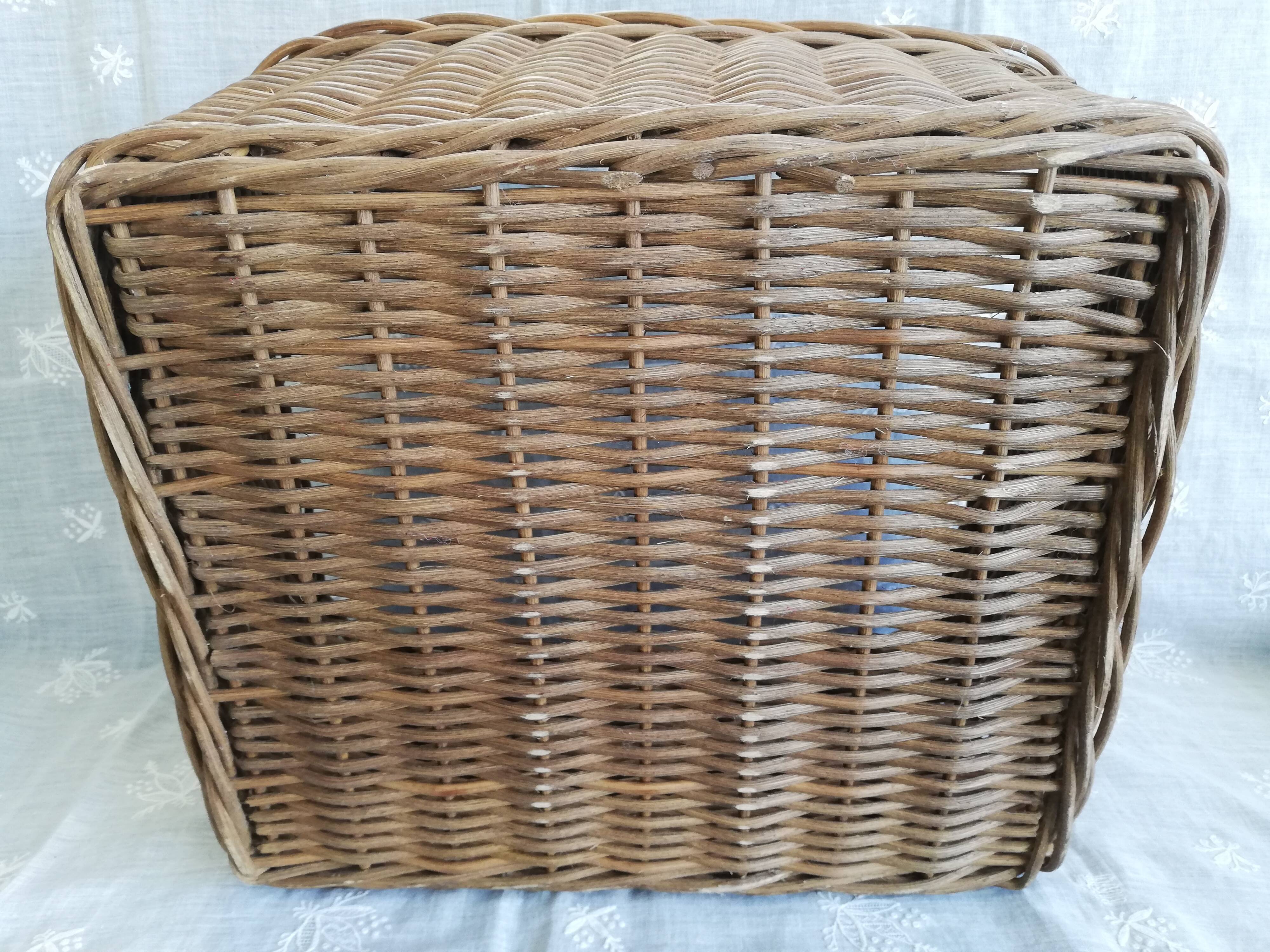 Rectangular wicker basket