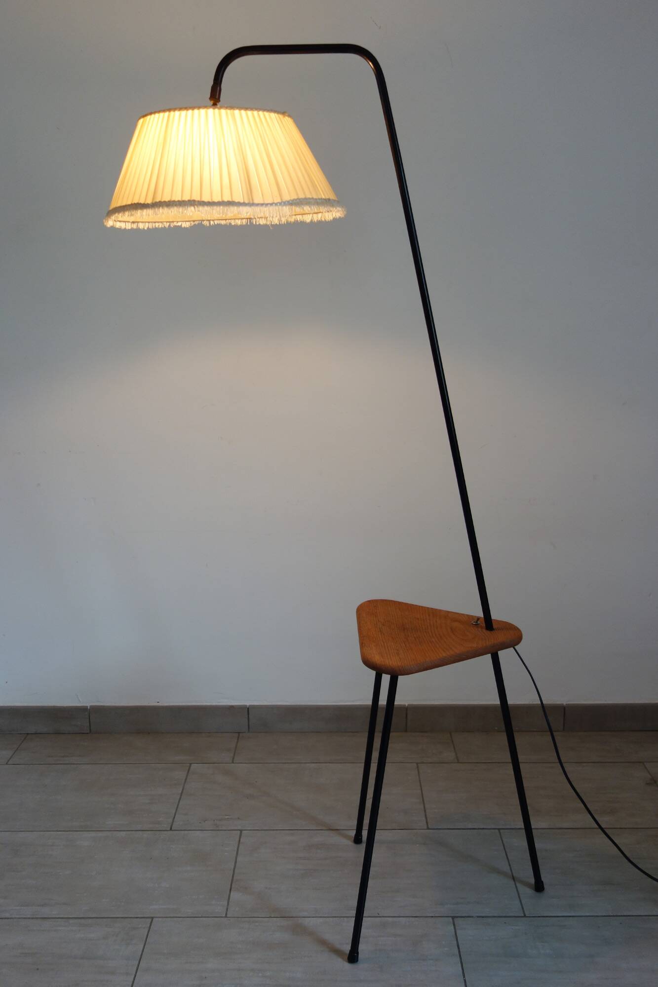 Tripod reading lamp in metal from the 50s/60s, France.