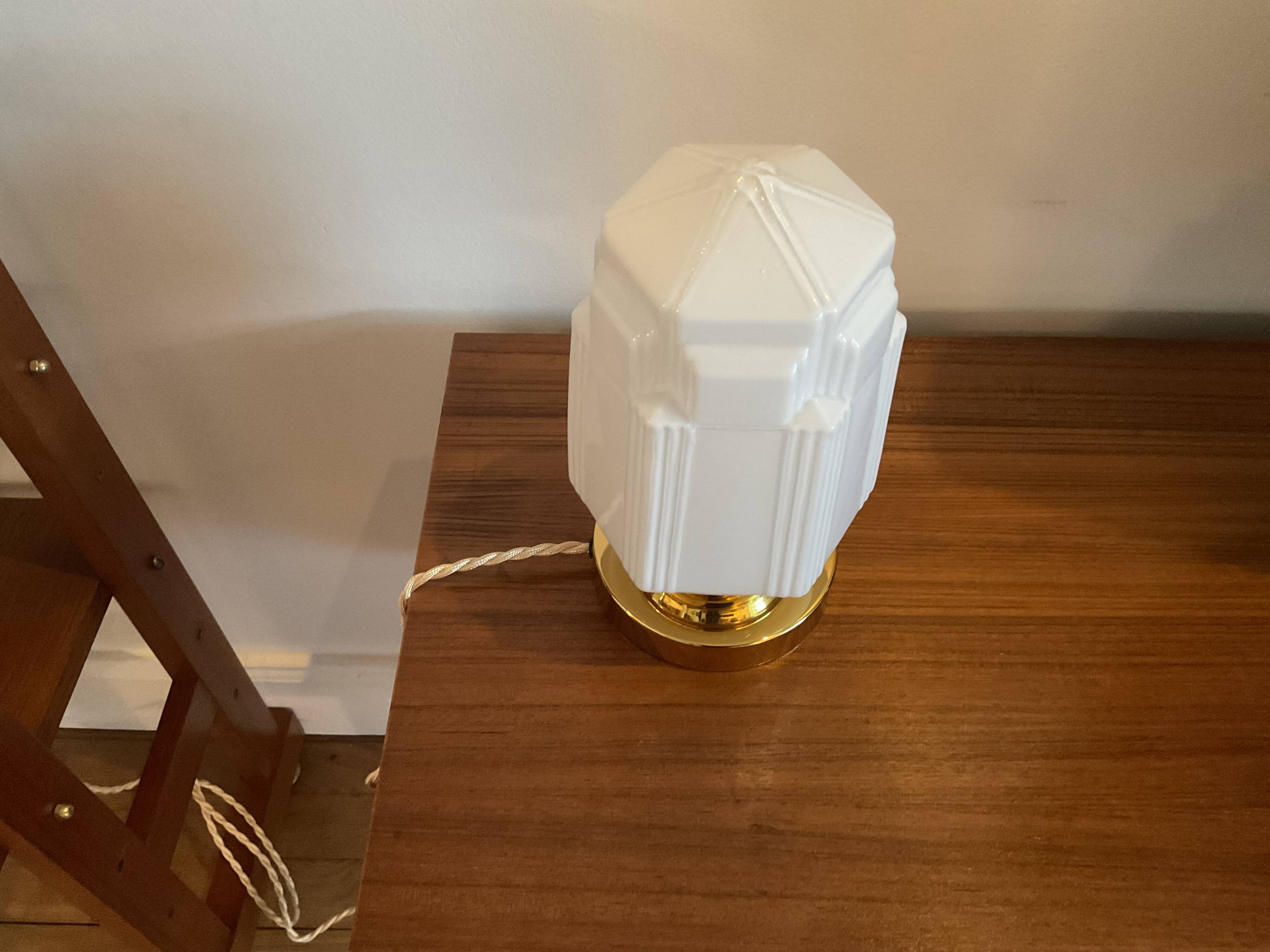 Art Deco skyscraper lamp