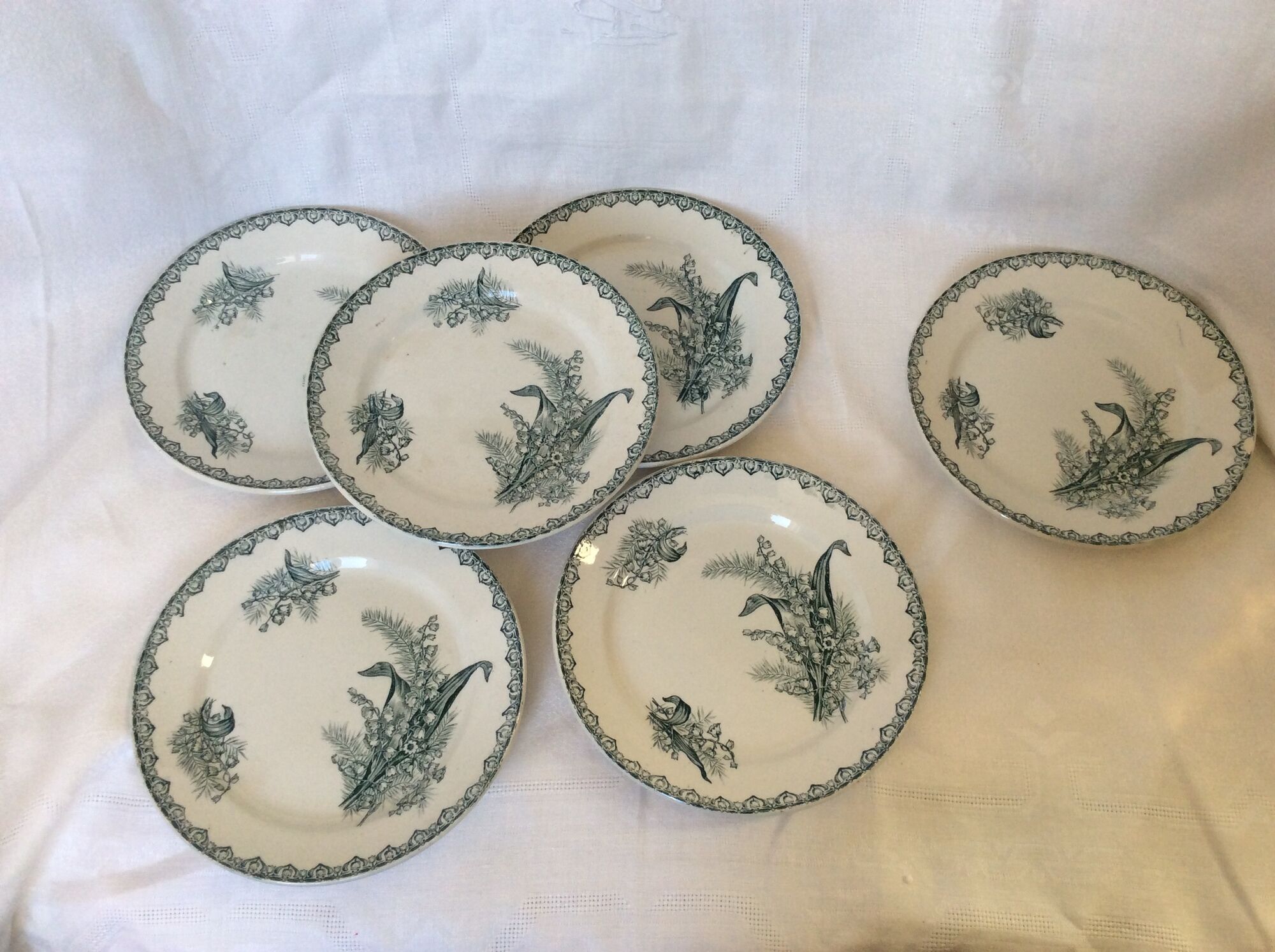 6 Flat plates St Amandinoise St Amand model Lily of the valley