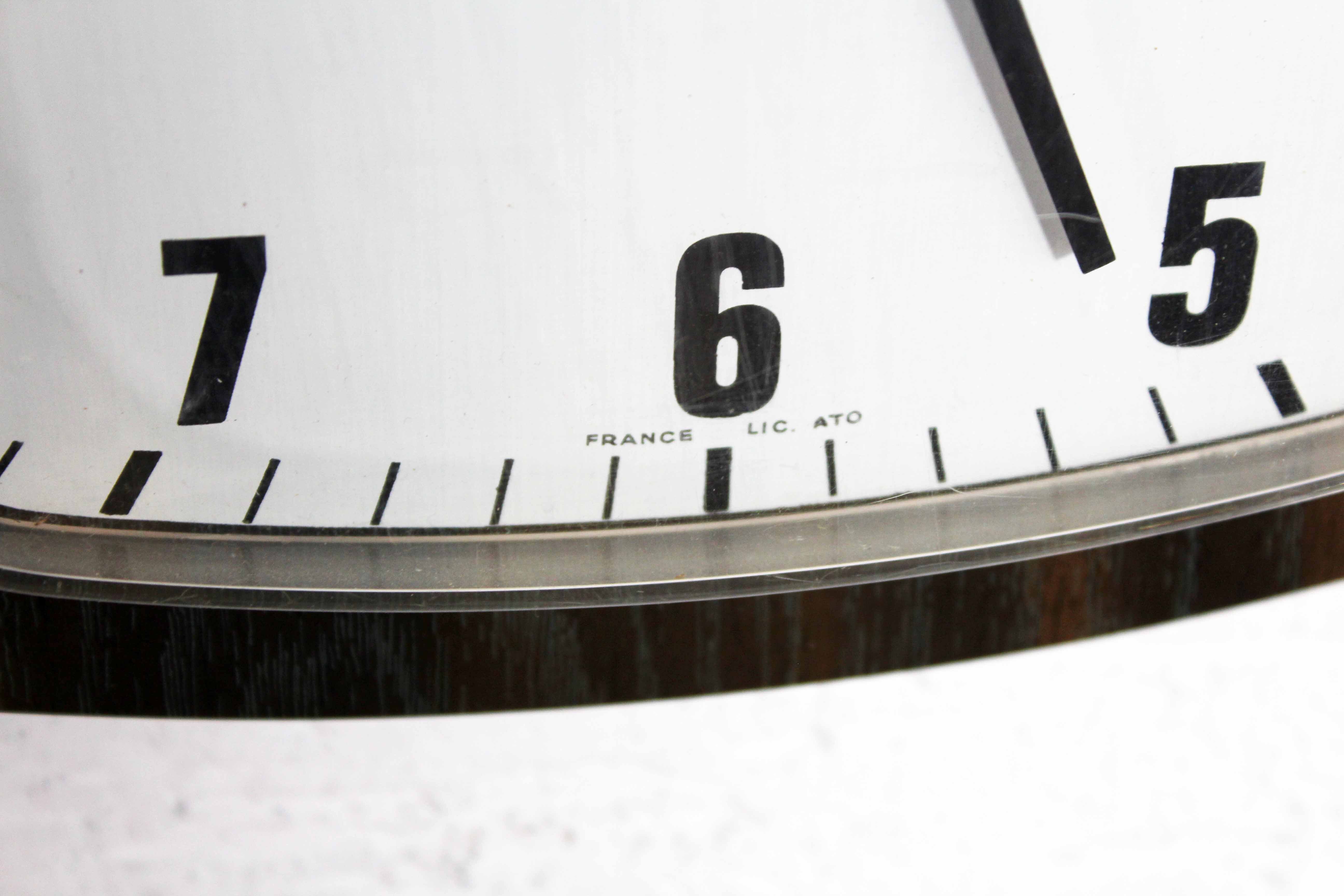 Wall clock Vedette