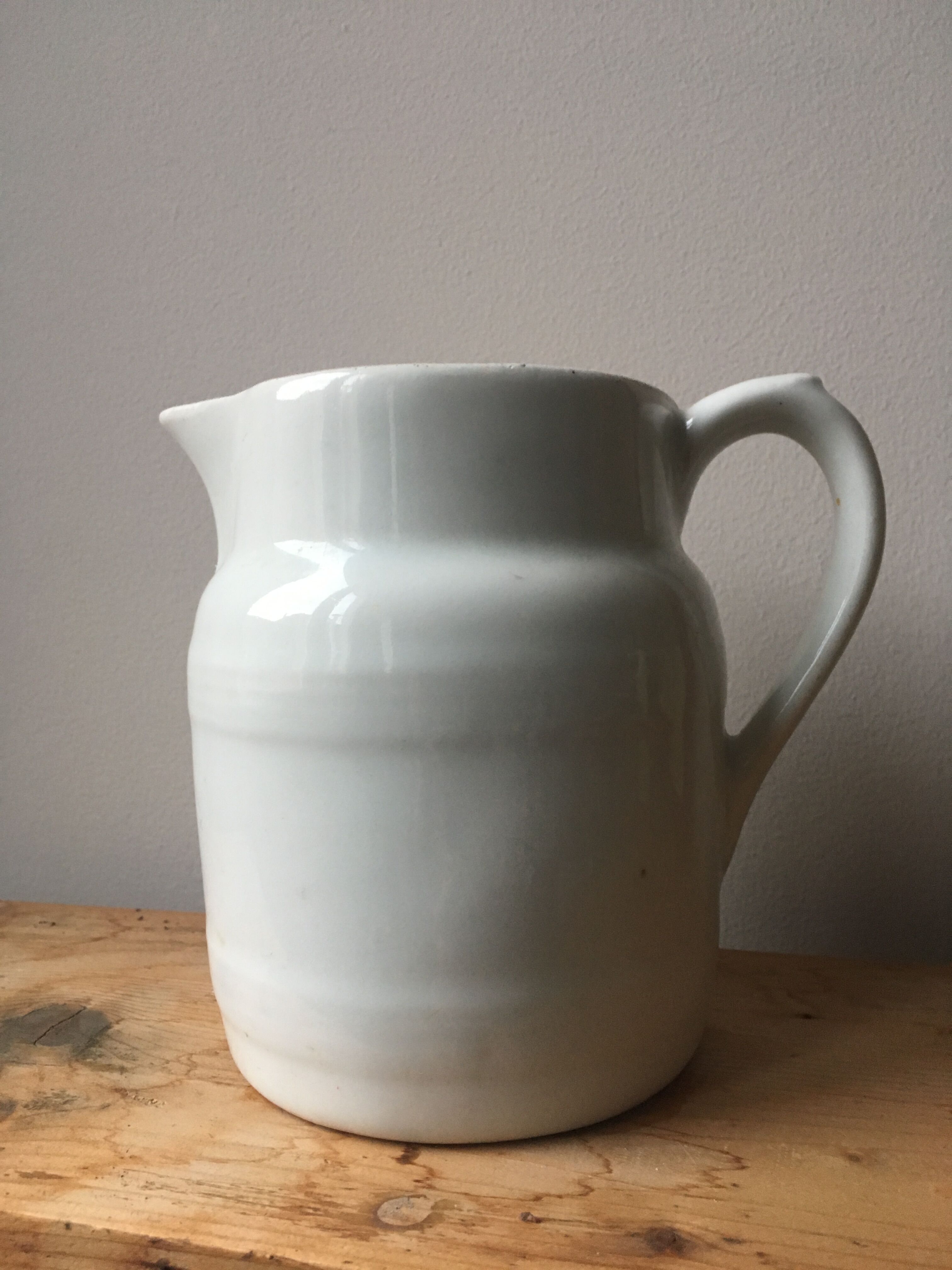 Pitcher in Grigny fire porcelain