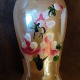 Vase en opaline nacrée