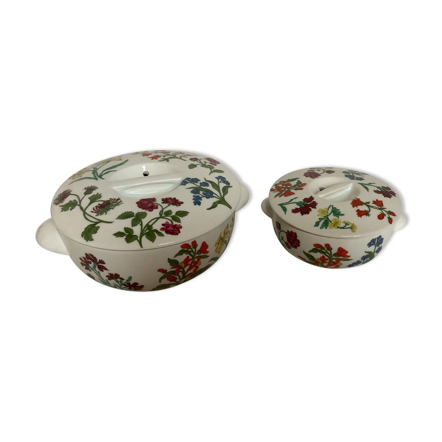 Paire de cassolettes avec couvercles en porcelaine de Paris