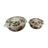 Pair of Paris porcelain casserole dishes with lids