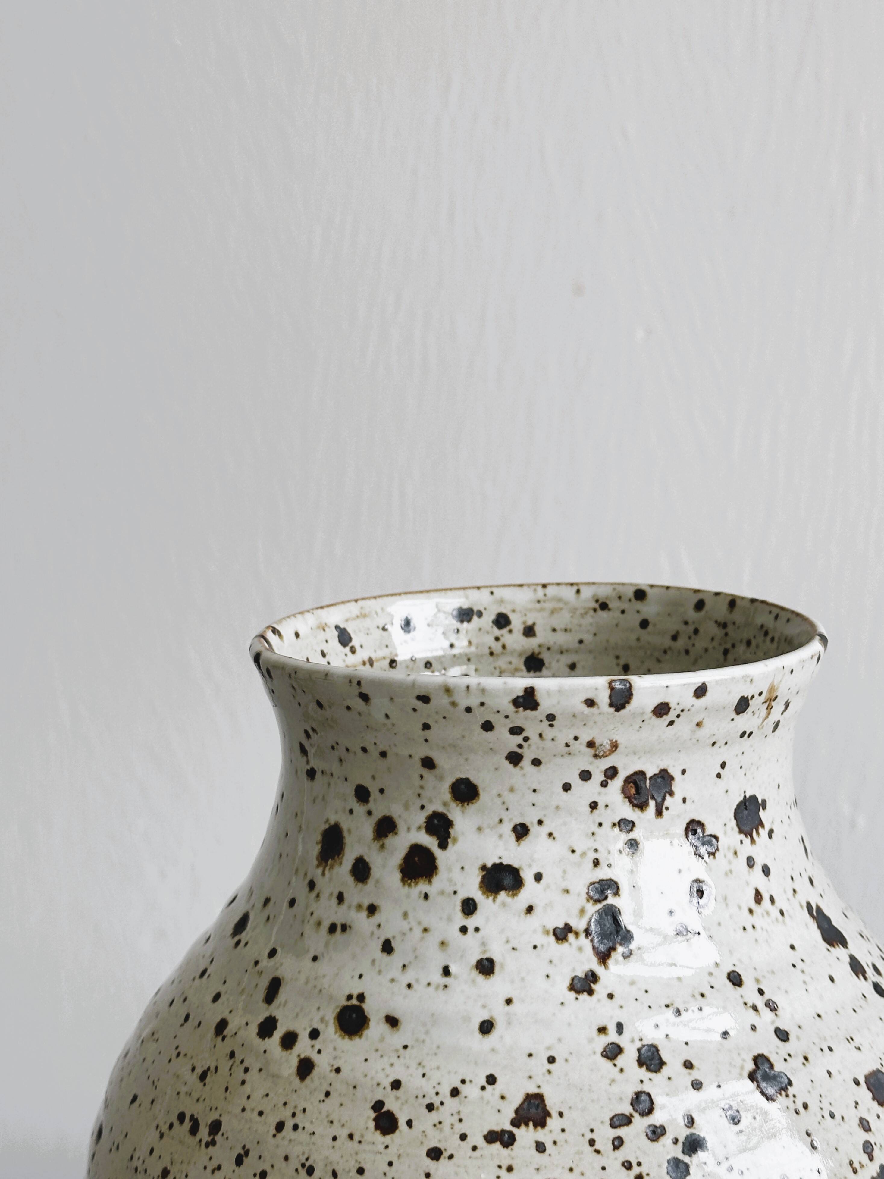 Pyrite stoneware vase Bernadette Ver Eecke