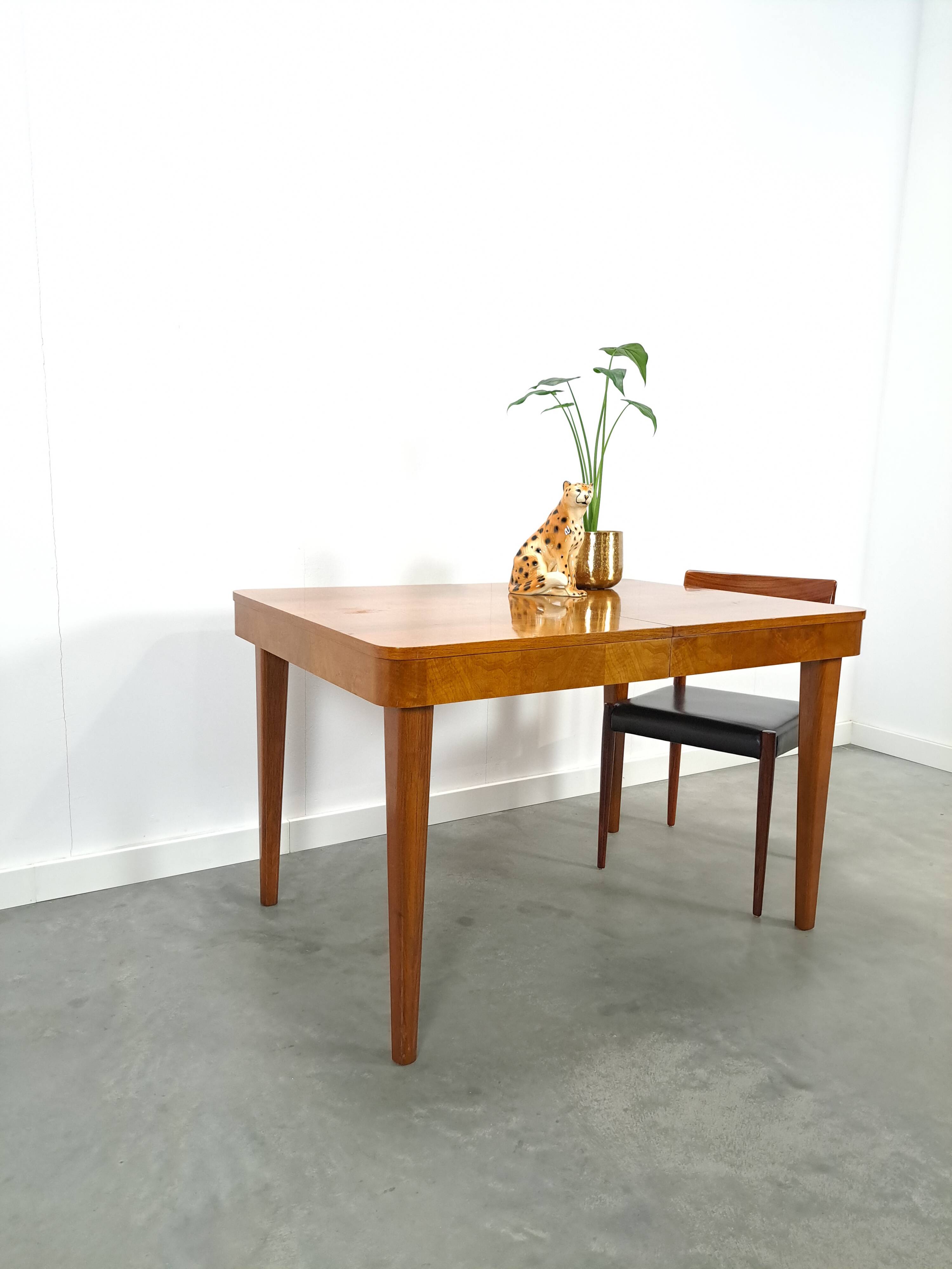 Table de salle à manger extensible design vintage Halabala