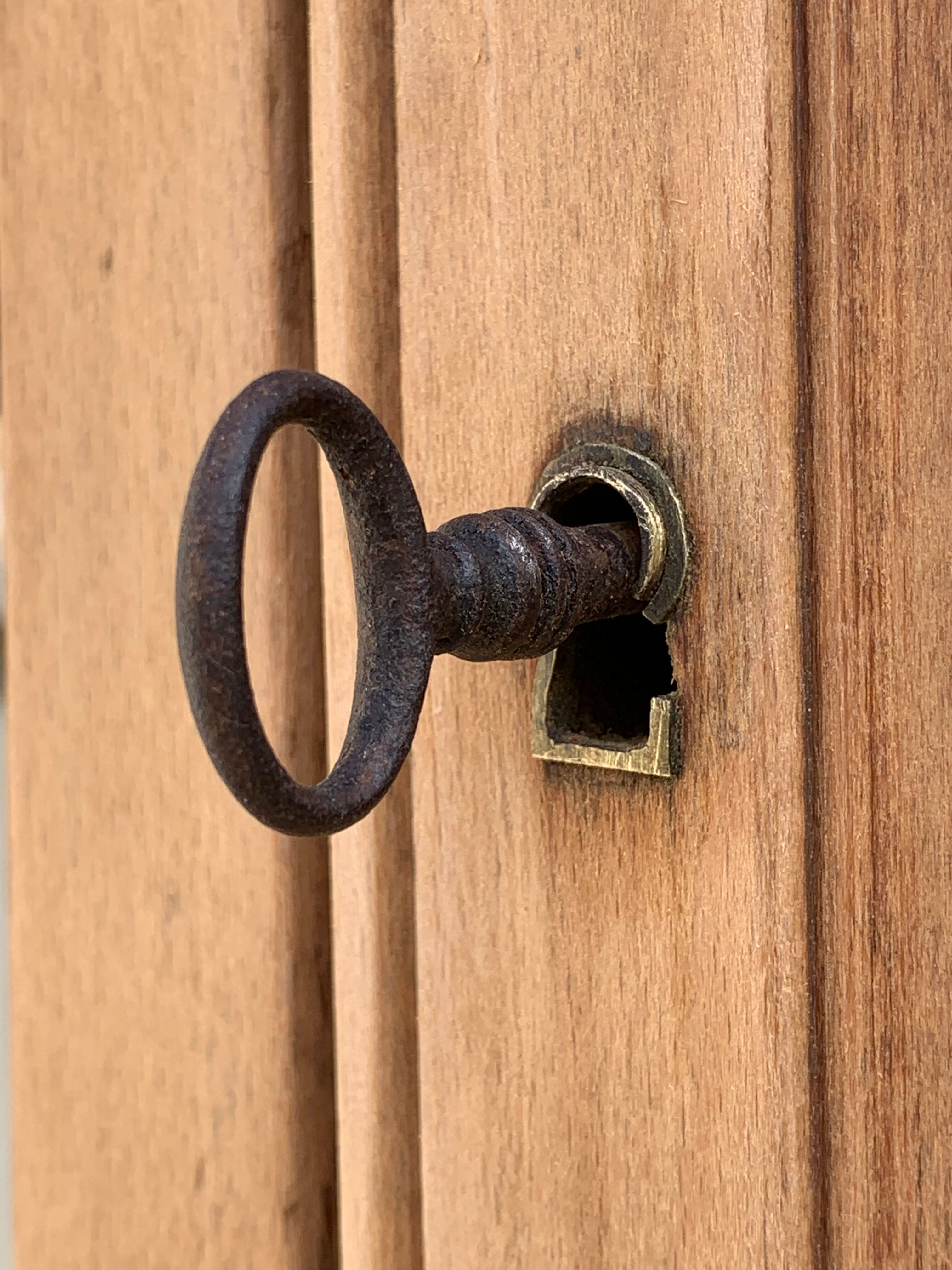 Parisian buffet glazed raw wood