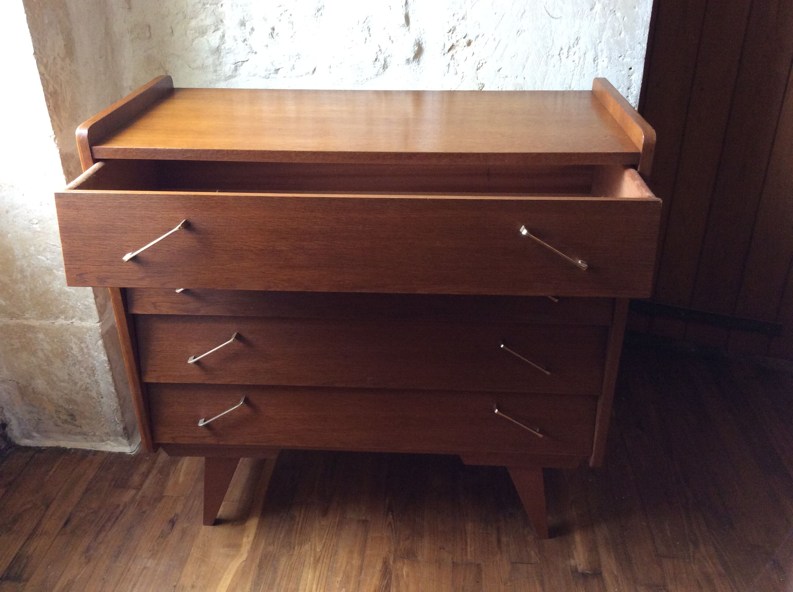 Dresser vintage feet compass