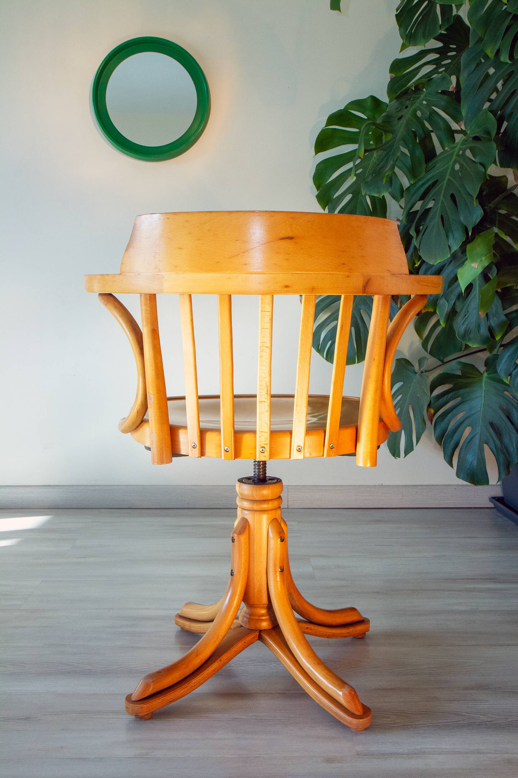 American armchair ZMG Radomsko (formerly Thonet) from the 1970s.