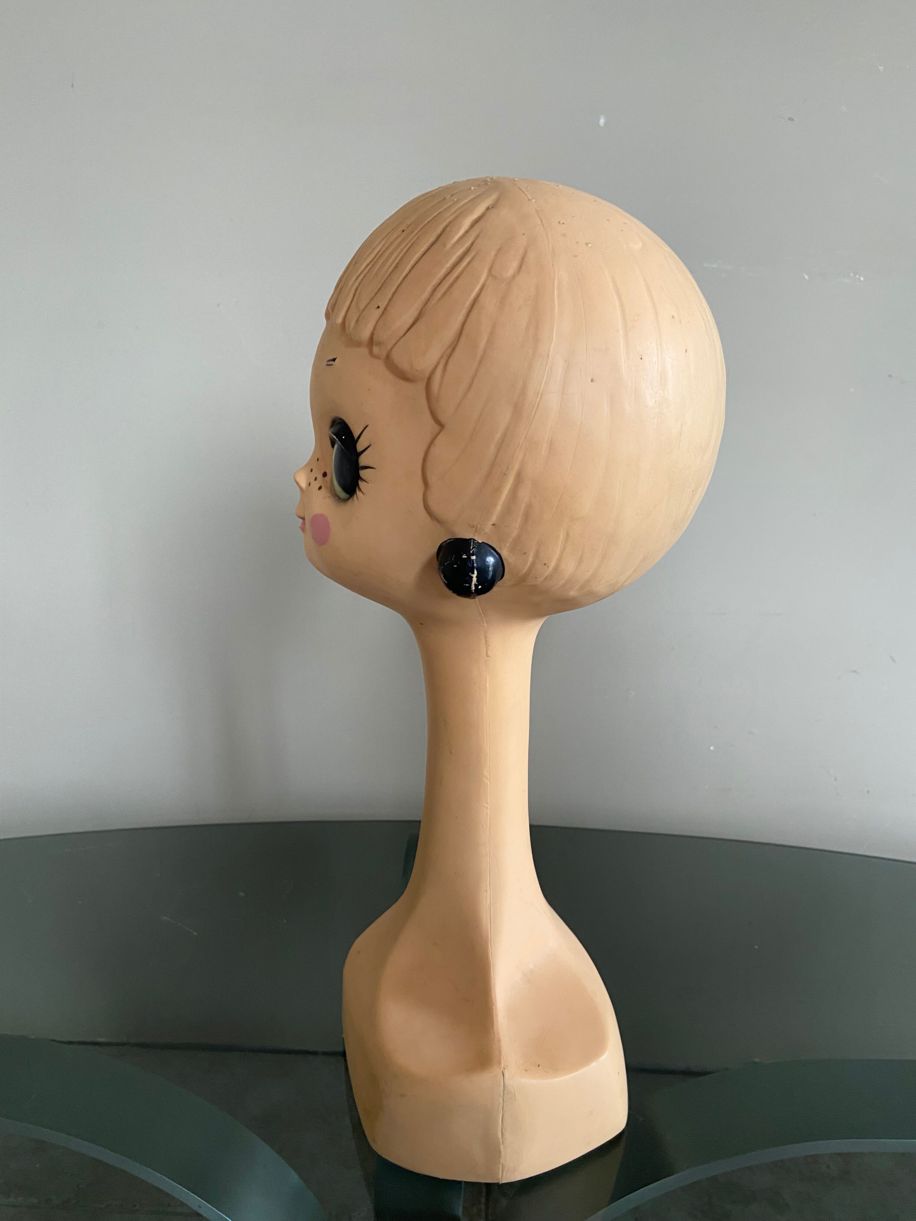 Twiggy hat head
