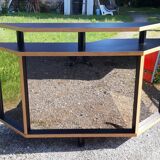 Store checkout counter