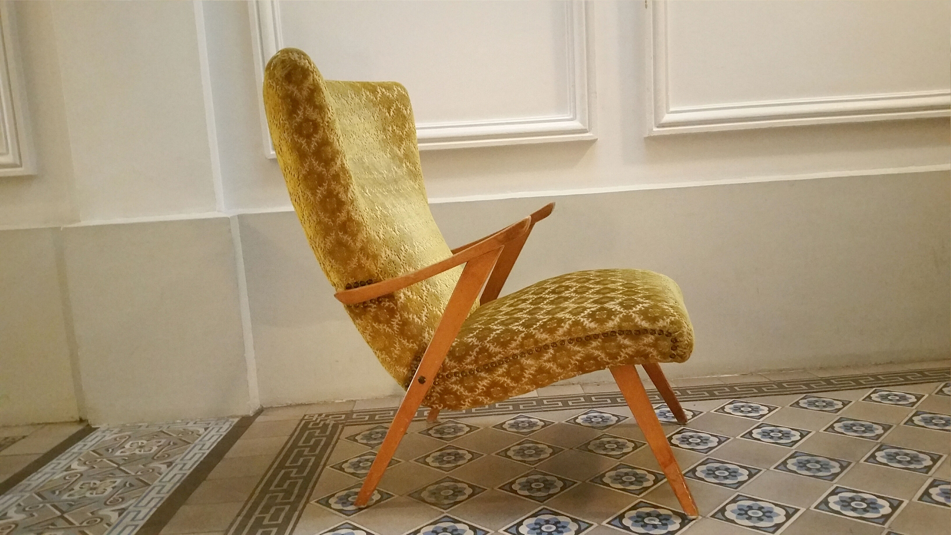 Scandinavian 50 60 years flesh wing lounge chair