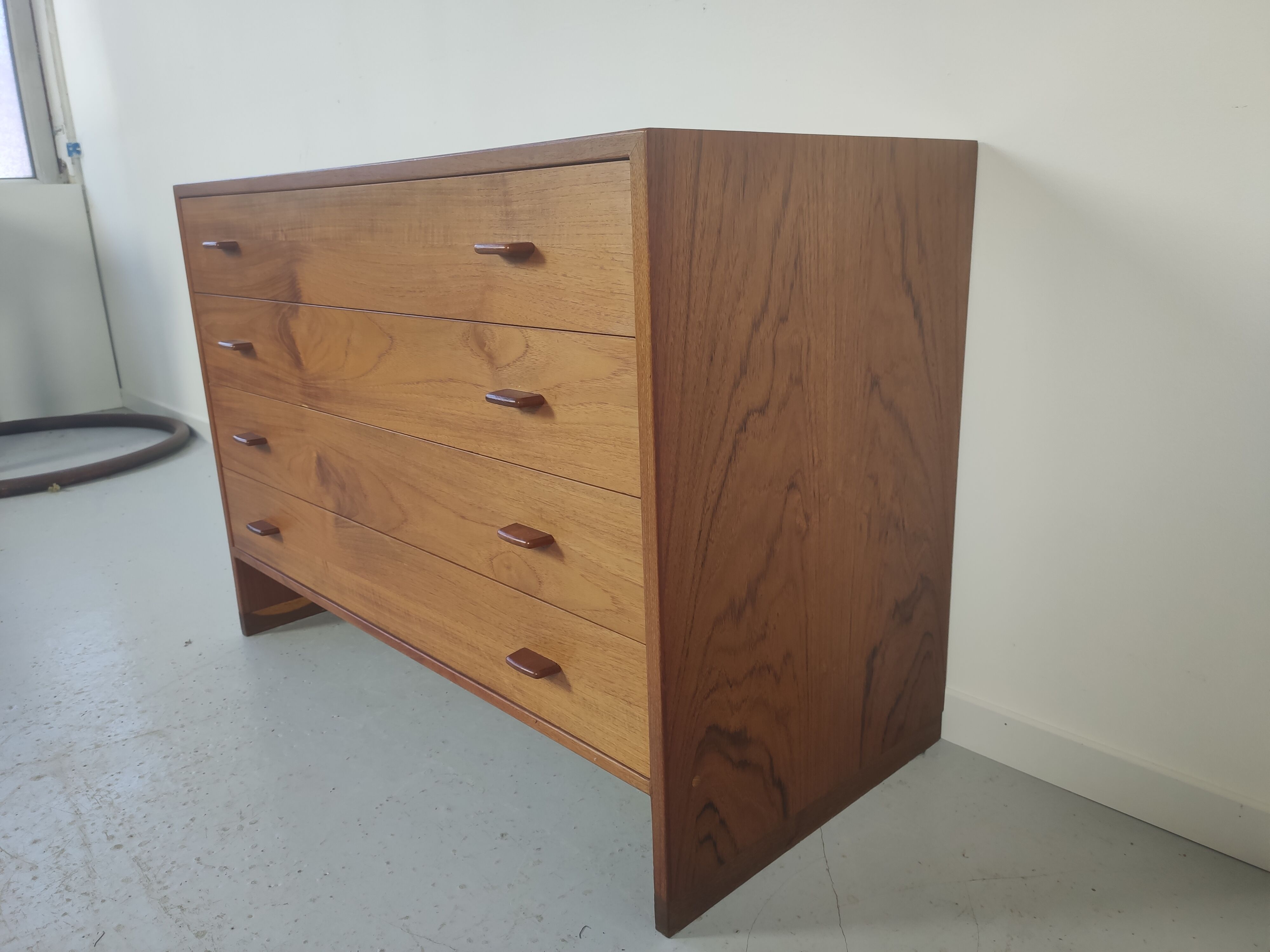 Chest of drawers In teak by Hans Wegner for RY mobler Dunemark 1960s