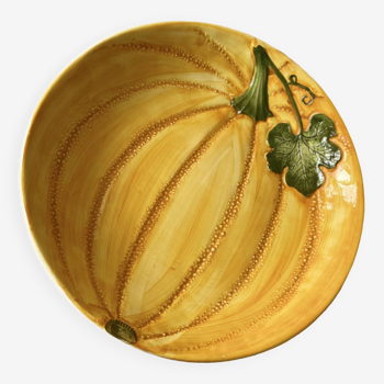 Pumpkin slip dish D31