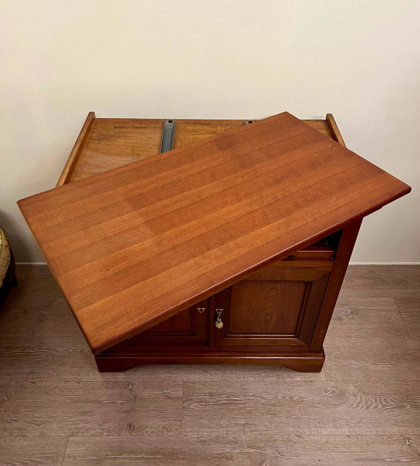 Small 70s TV cabinet in solid cherry wood