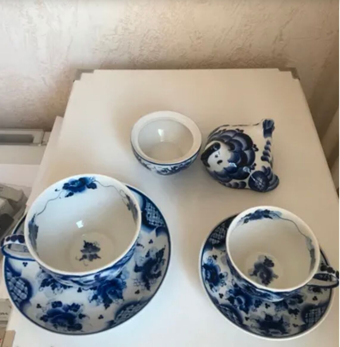 Set of cups and sugar bowl