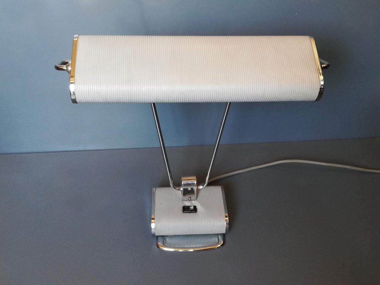 Jumo 40s desk lamp