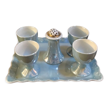 Service à oeufs en porcelaine années 50 coquetiers et salière sur plateau nacré