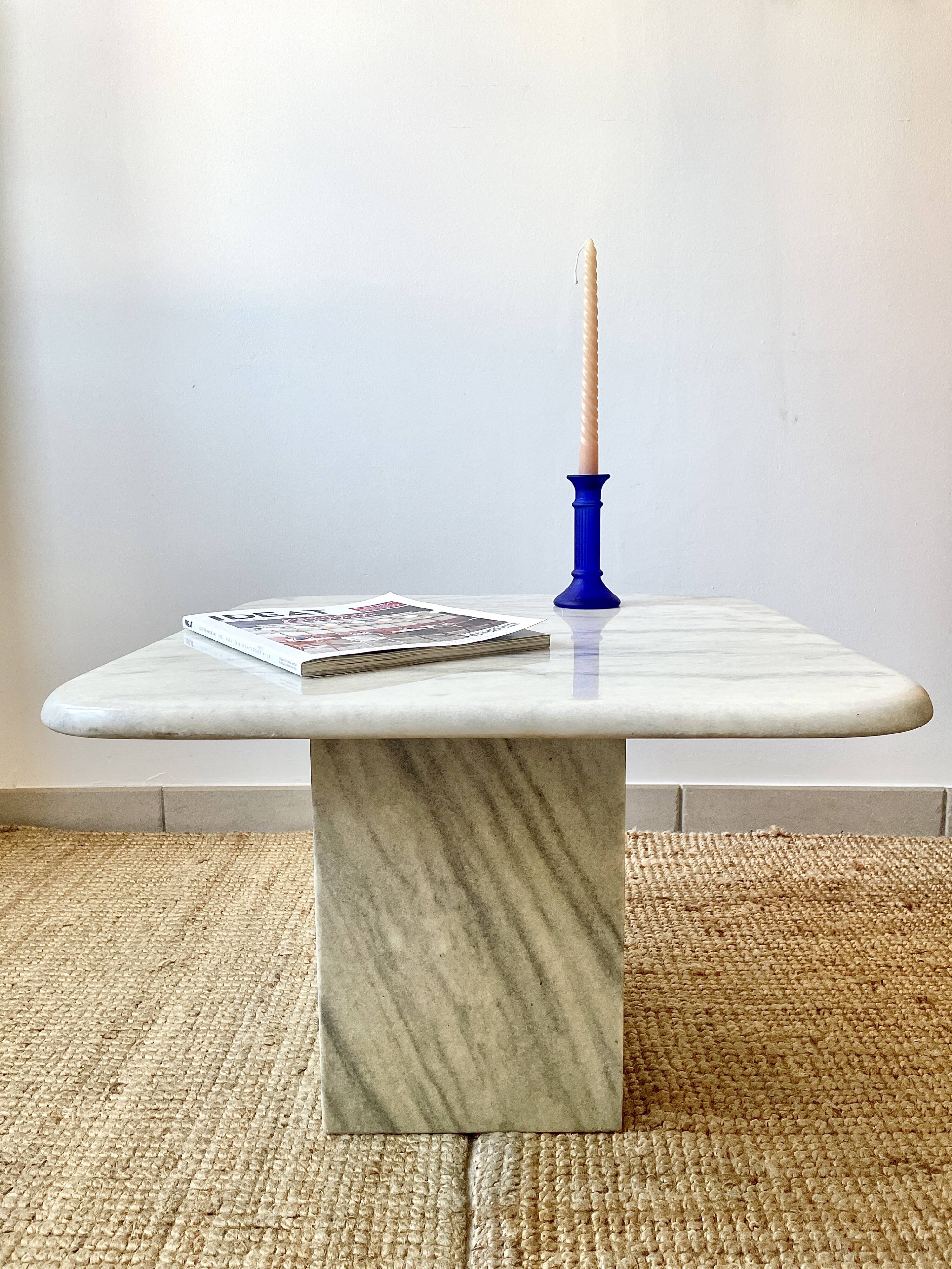 Square coffee table in Italian marble