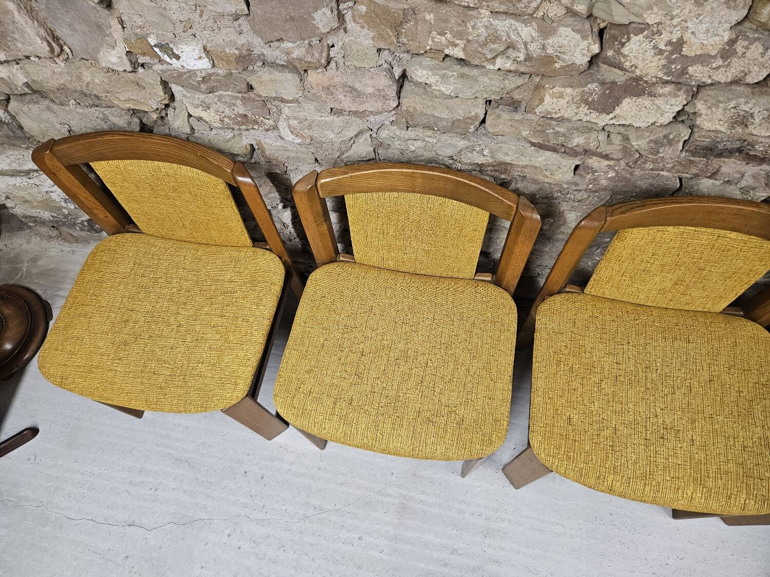 4 chaises en tissu et bois, 1970