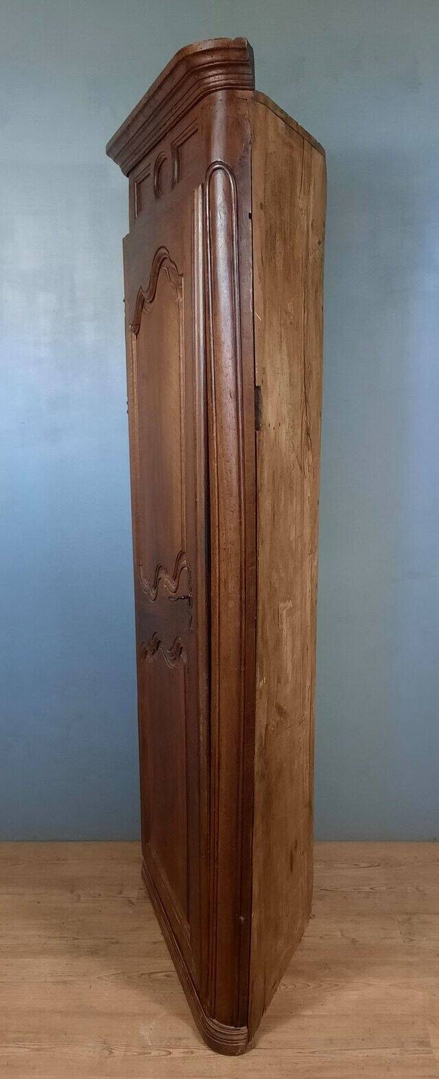 Louis XV style corner in walnut circa 1800