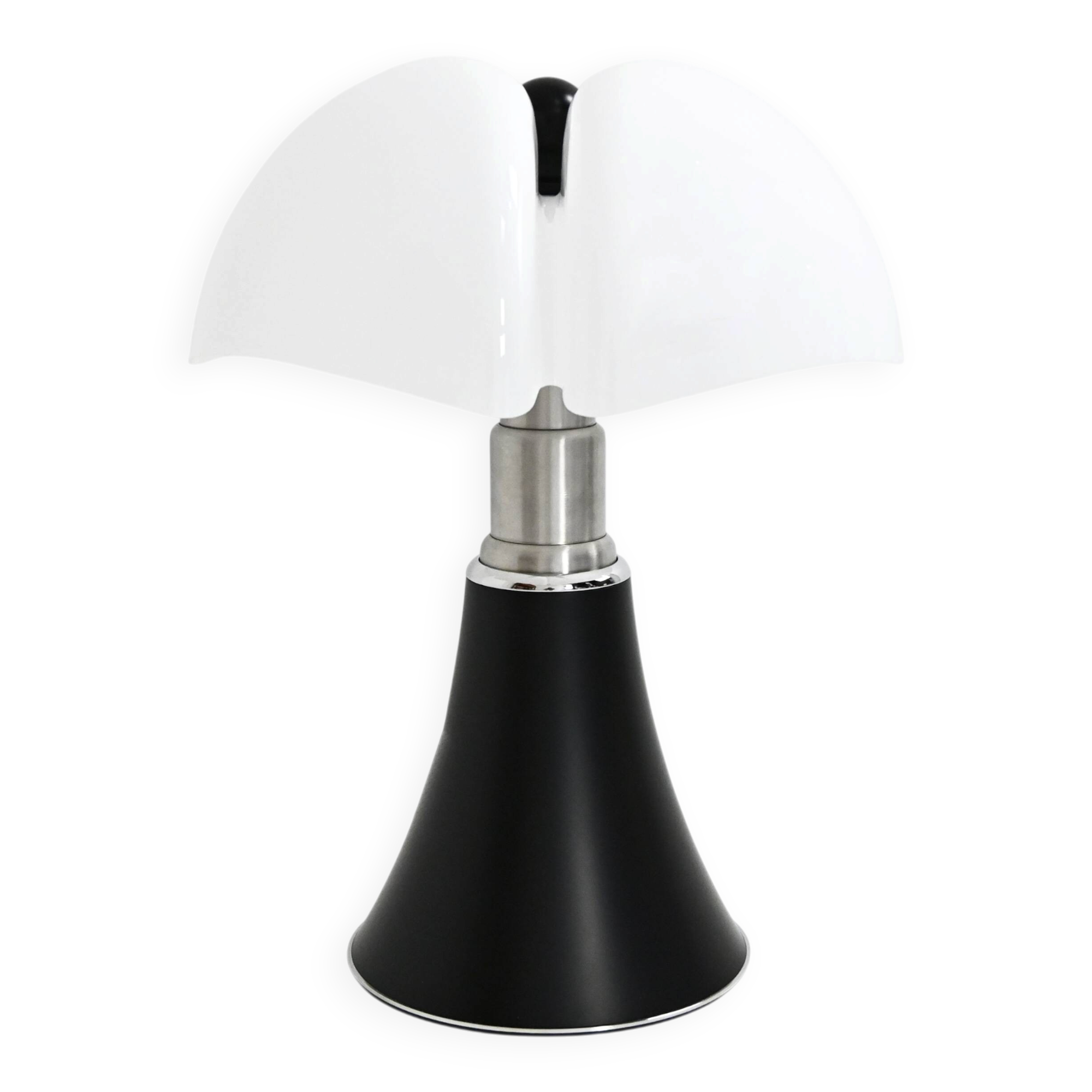 Black "Pipistrello" table lamp by Gae Aulenti for Martinelli.