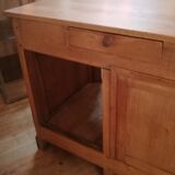 Art deco showcase counter in elm