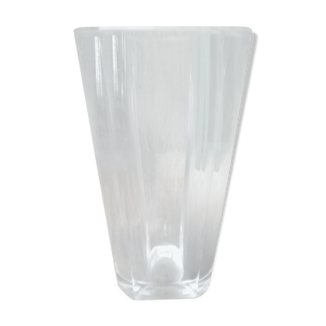 Vintage vase stamped "baccarat"