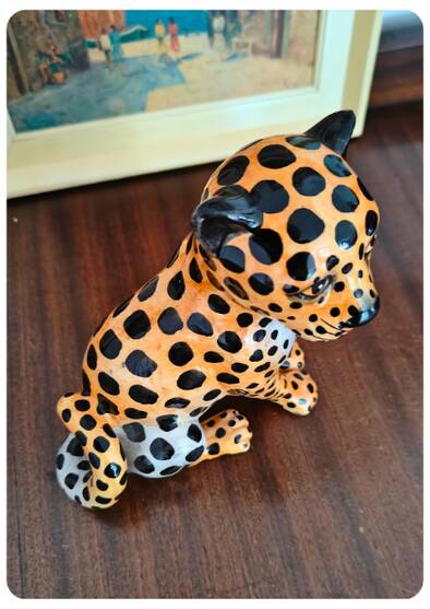 Léopard en céramique