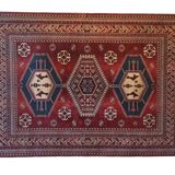 Wall rug with oriental patterns.