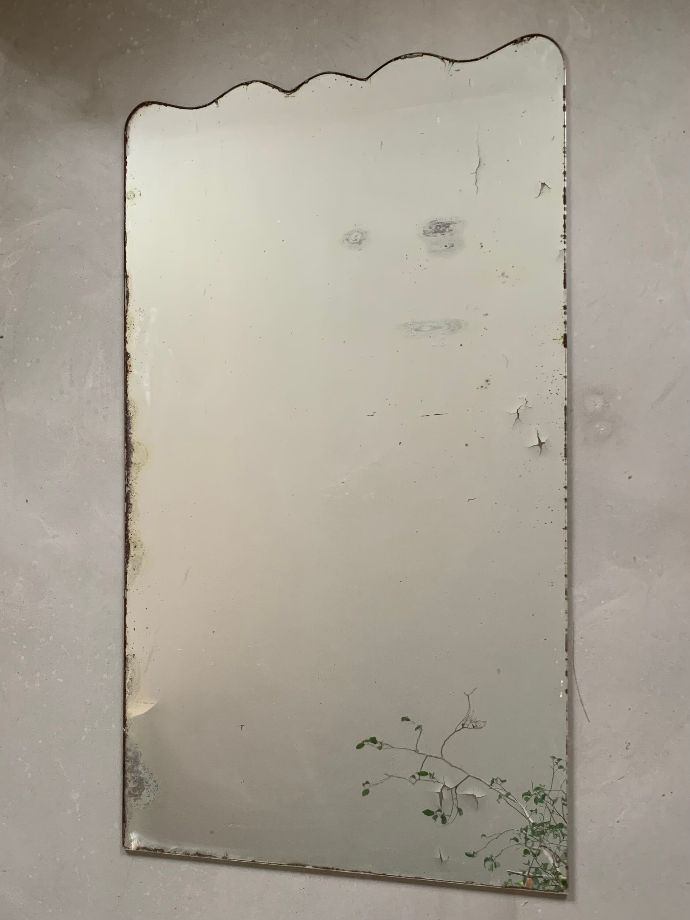 Miroir ancien piqué