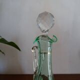Ancienne carafe émaillée de fleurs en verre