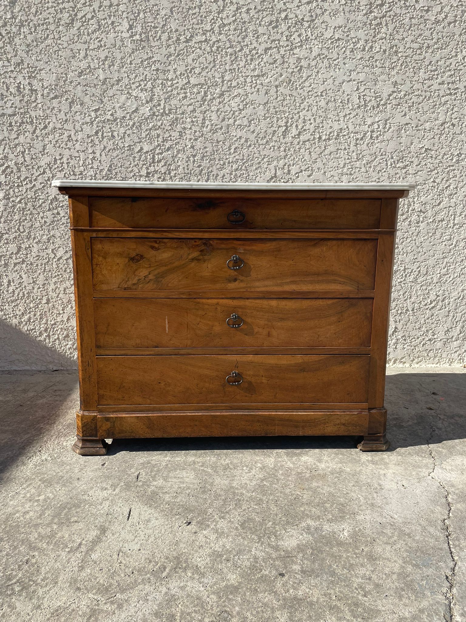Chest of drawers marble top