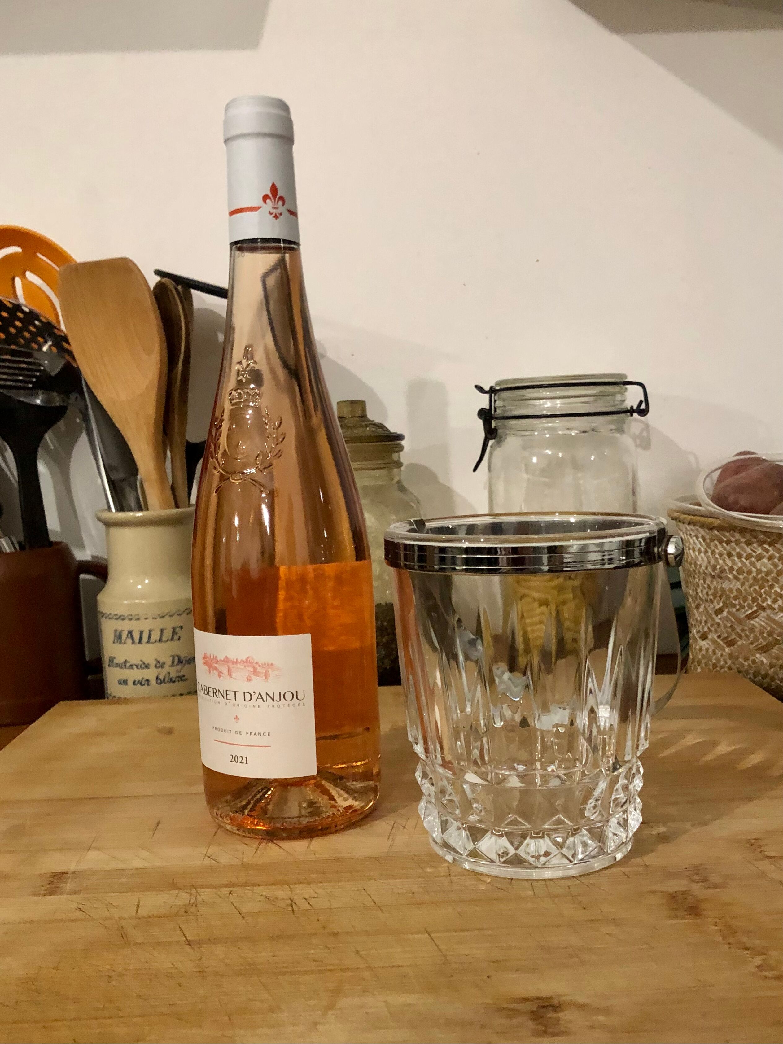 Ice bucket