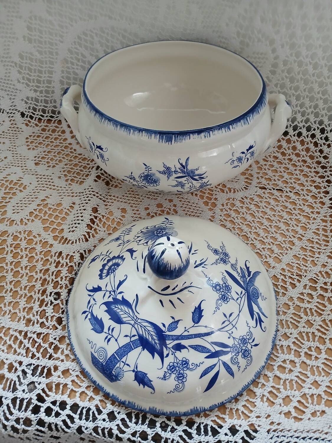 Antique "Lancaster" soup tureen from Sarreguemines