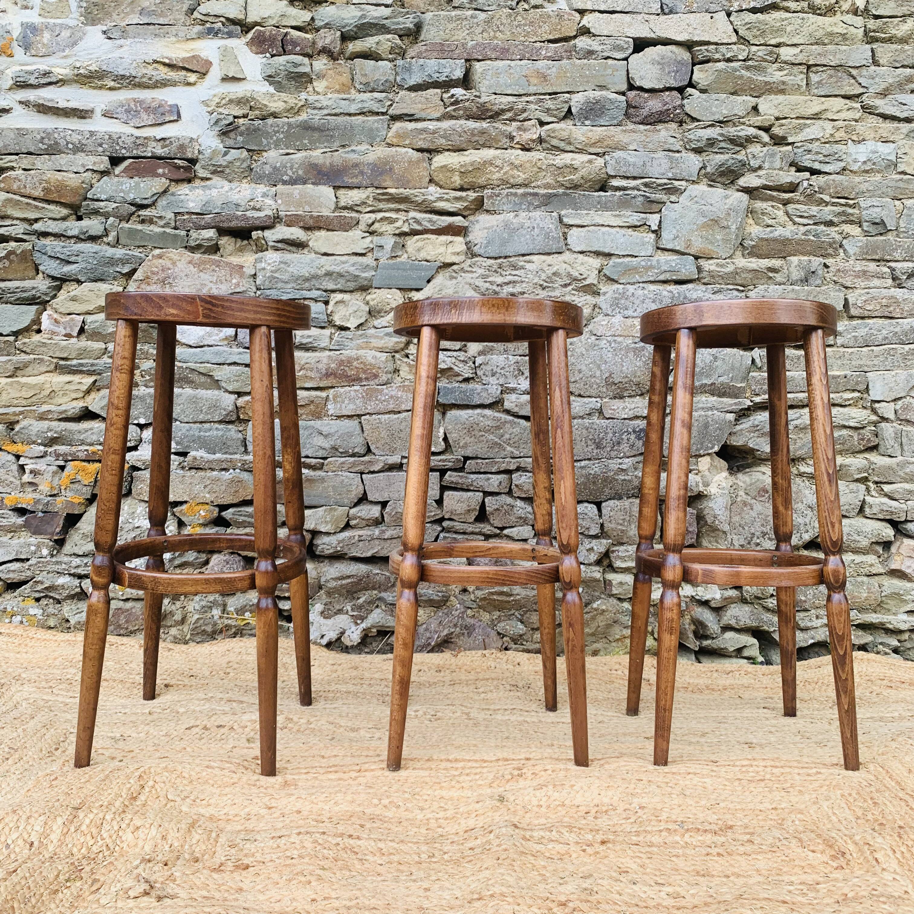 Trio de tabourets hauts de bistrot vintage