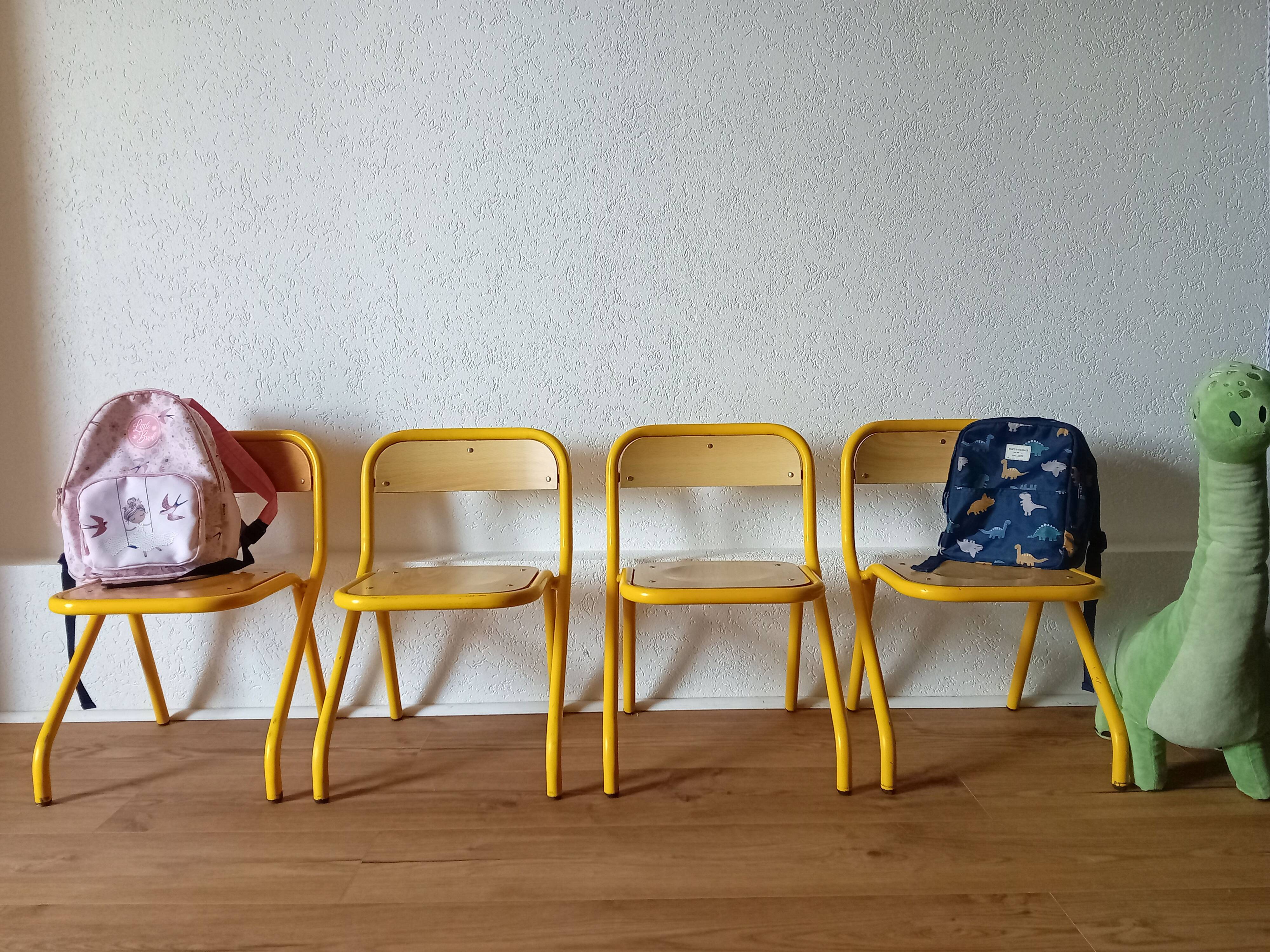 Lot de 4 chaises maternelle