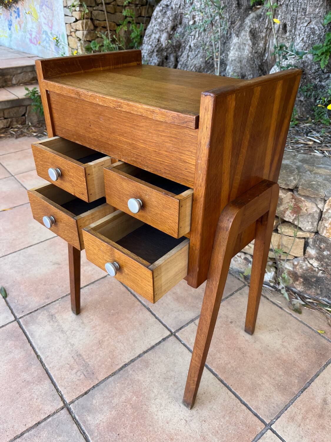 Small storage unit from the 50s