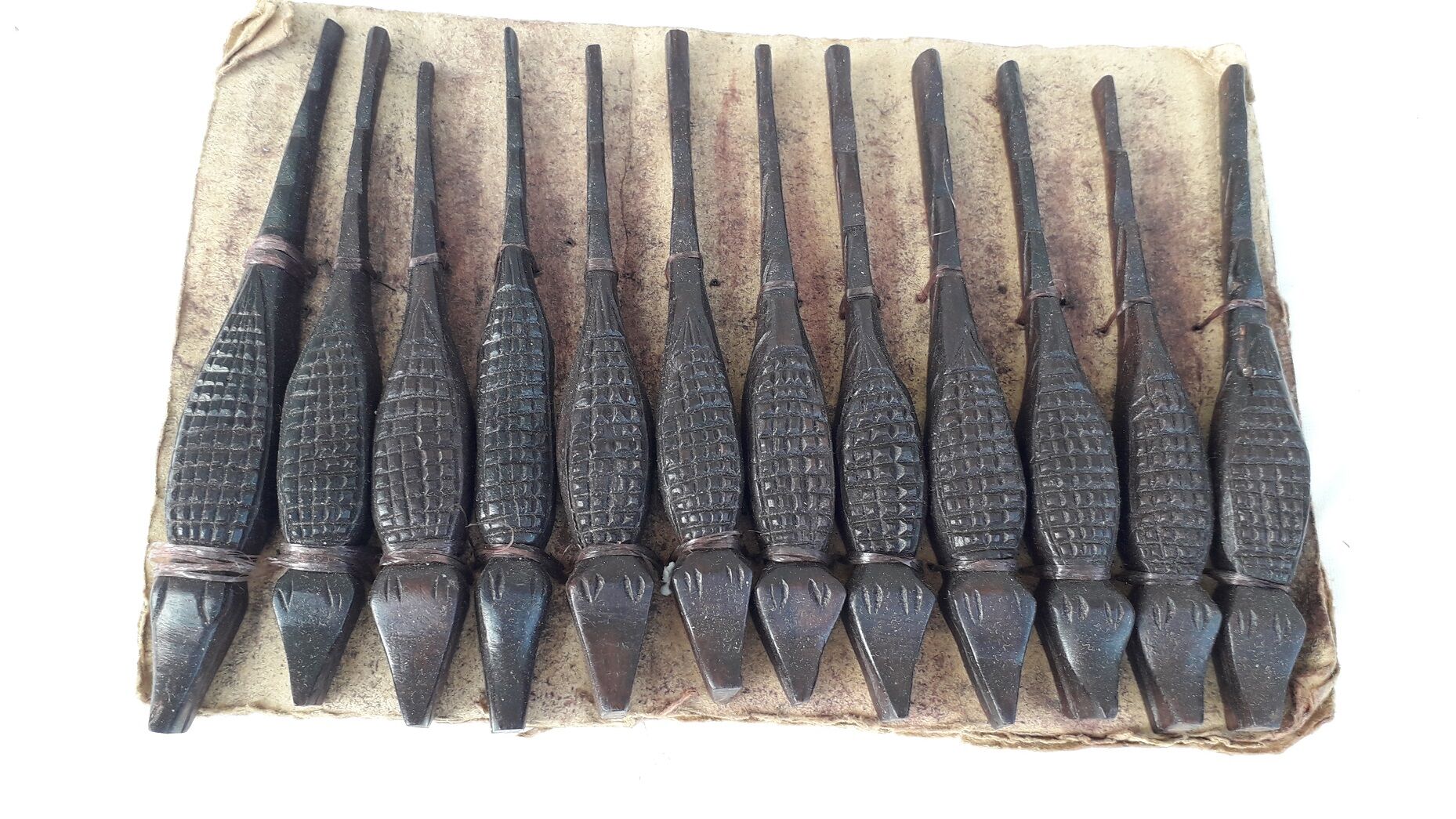 Porte-couteaux bois crocodile