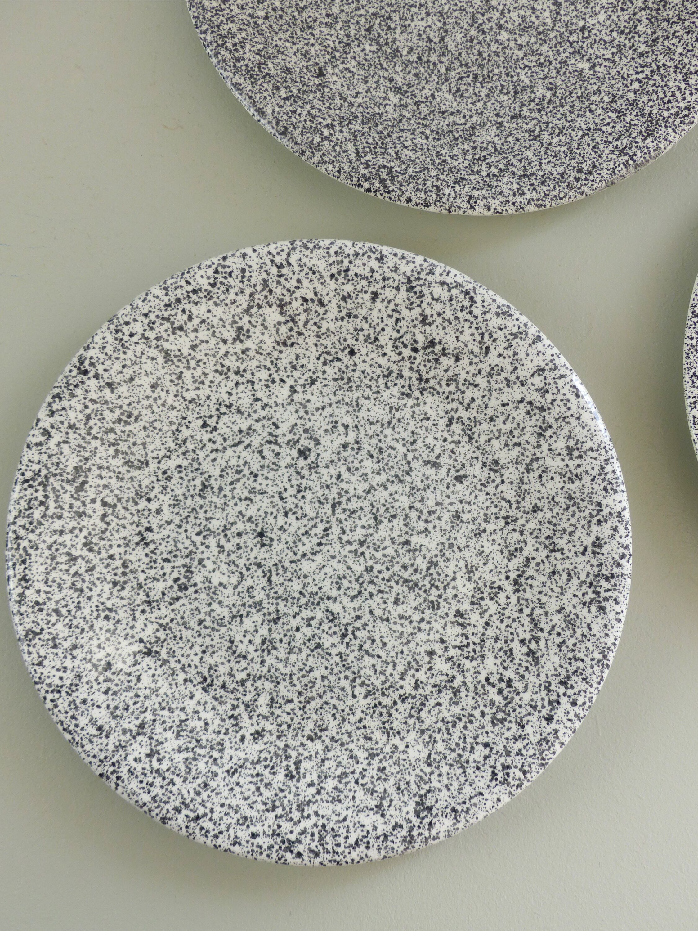 Set of 6 flat plates in speckled stoneware Italy