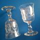 2 verres à pied soufflés gravés décor de guirlandes XIX e