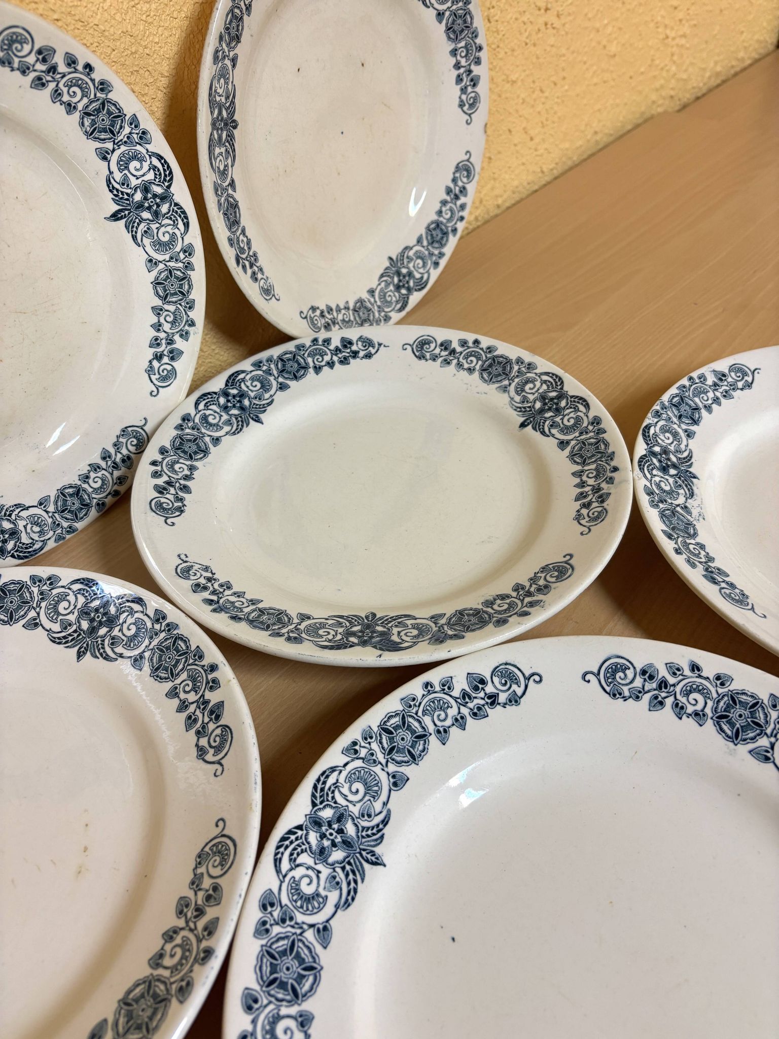 Longchamp Terre De Fer Alesia - 6 flat plates in antique earthenware