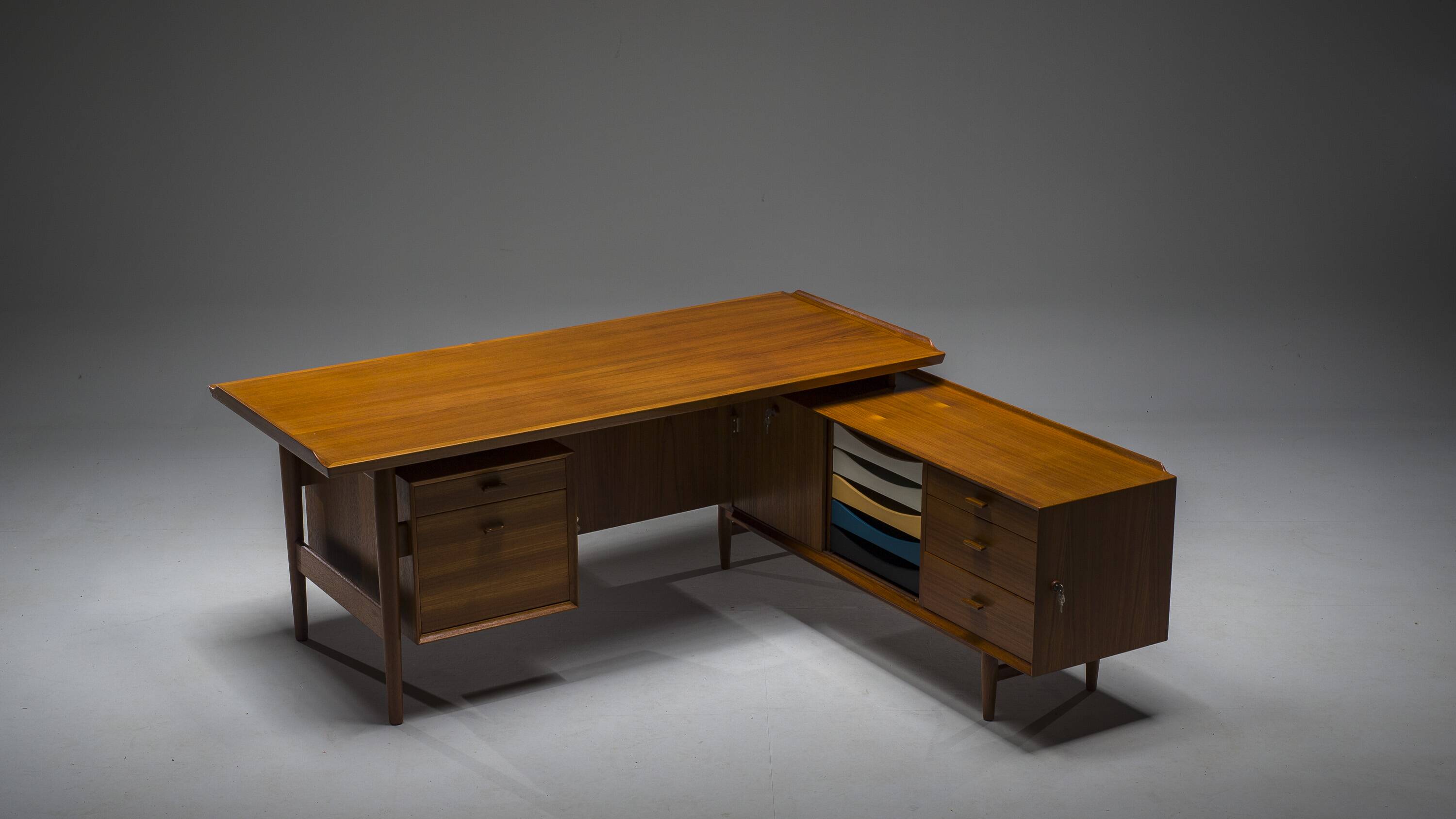 Executive Desk Model 209 in Teak by Arne Vodder for Sibast, 1955