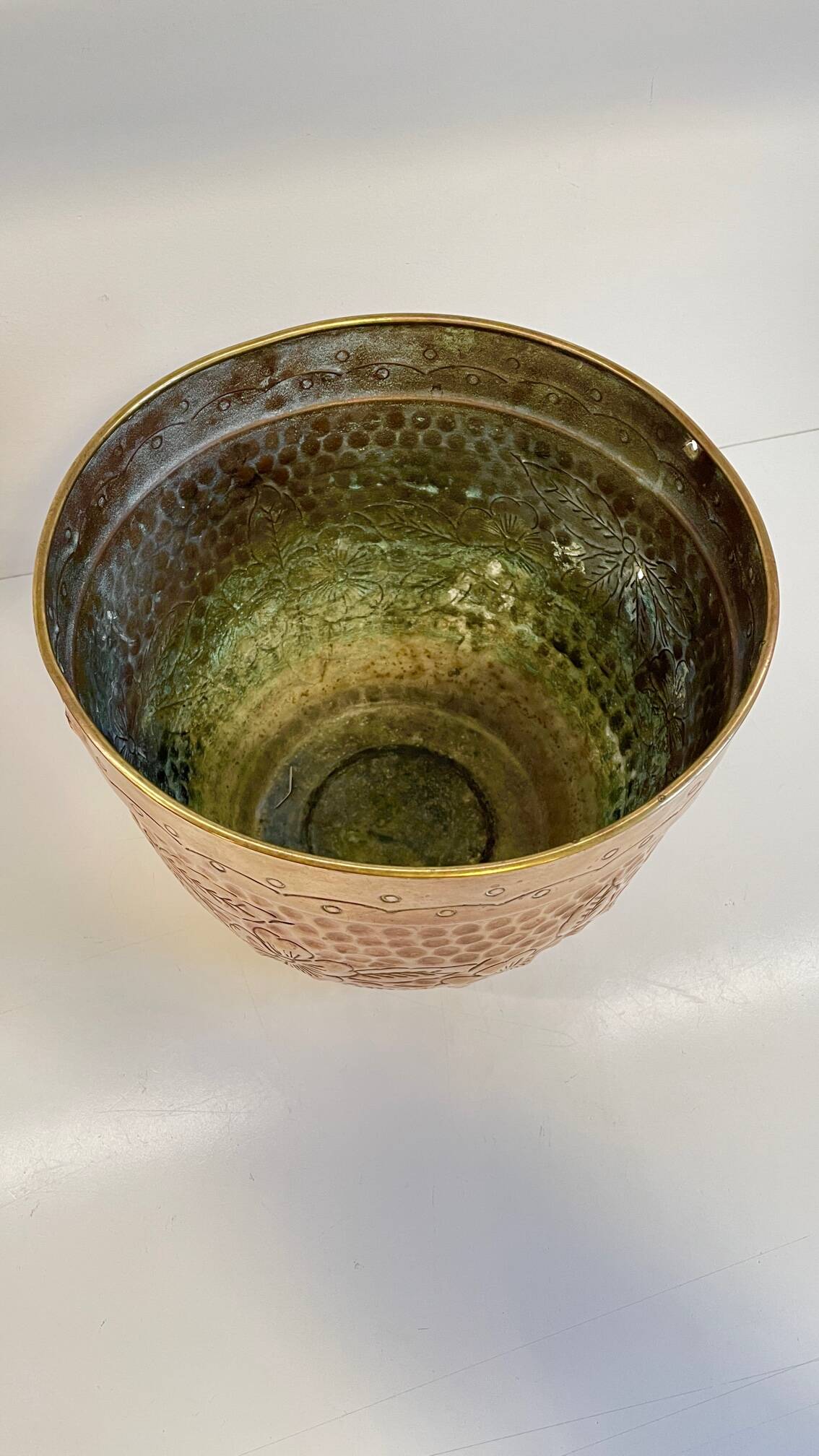 Large planter by villedieu in brass 1970s - 1980s