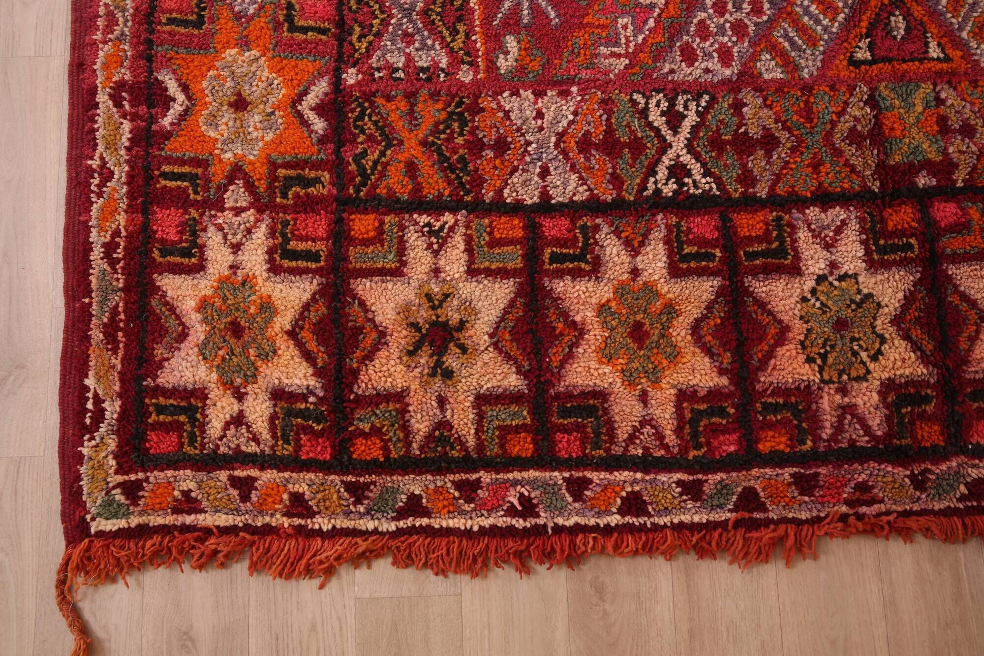 Vintage Moroccan Wool Rug 214 x 325 cm, Berber Handmade Rug Unique